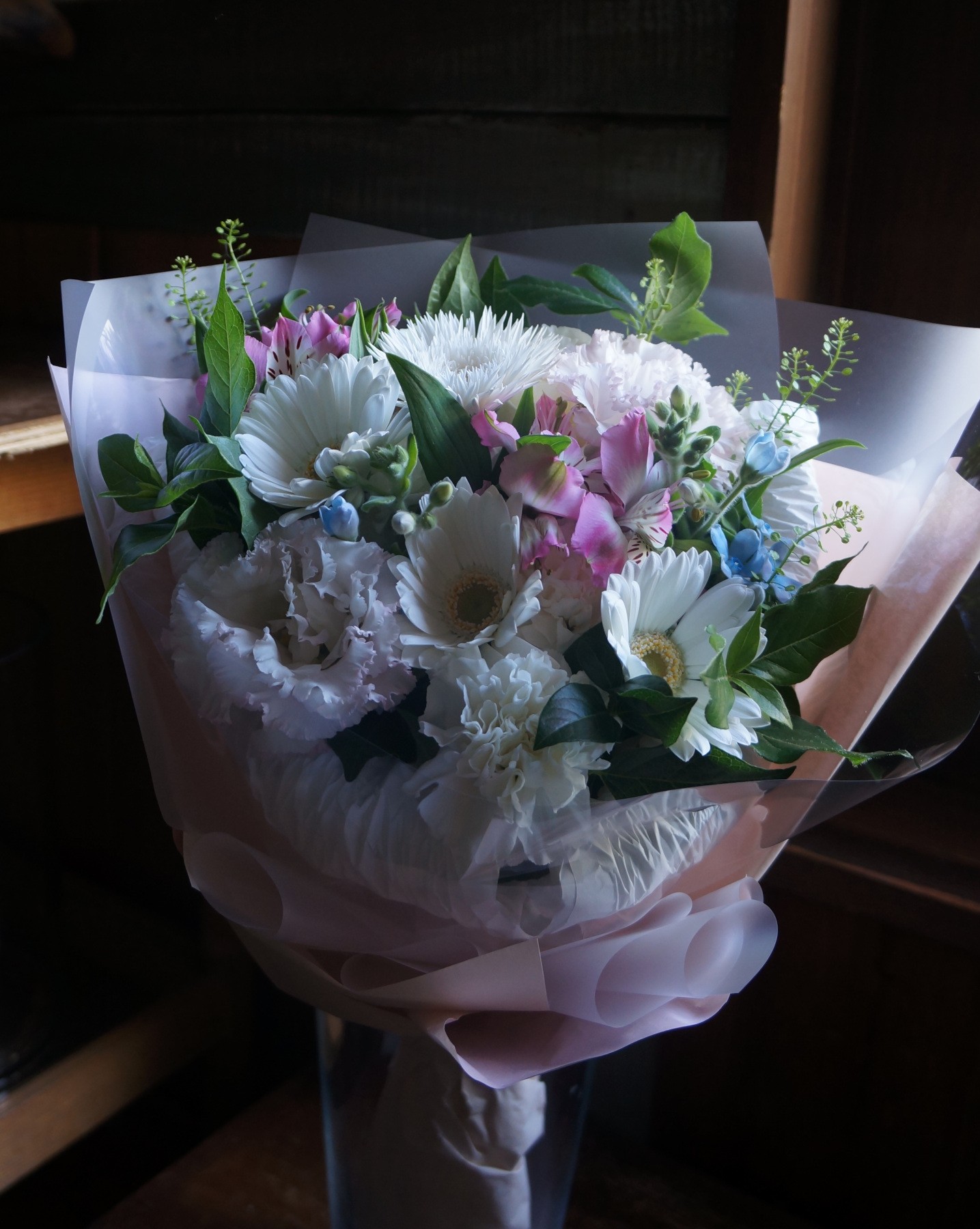 チェンソーマン好きの方へ｜レゼ篇をイメージした花束